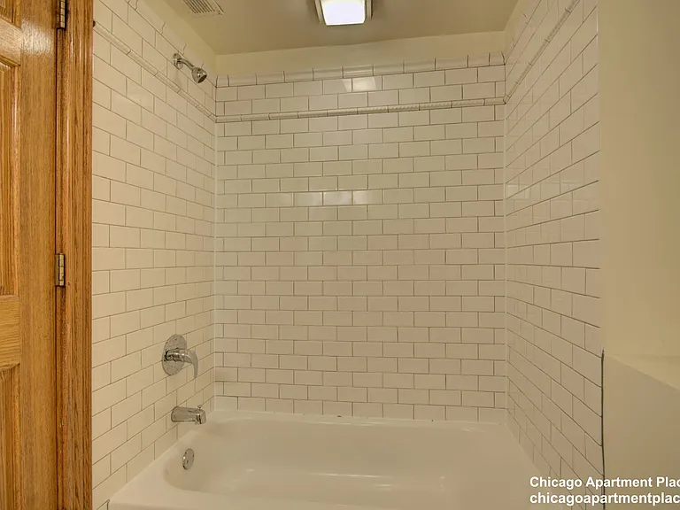 1817 N Clybourn Ave #1 — Photo 15