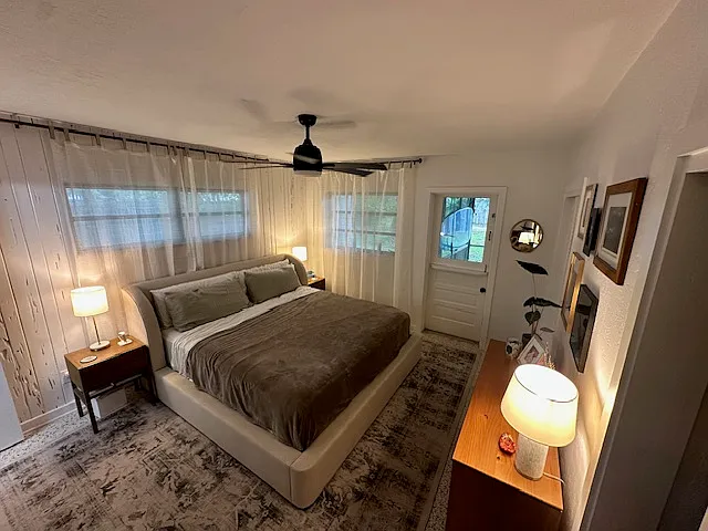 Primary/master bedroom