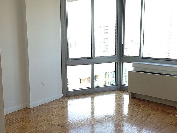 3rd image of 4705 Center Blvd APT 2405