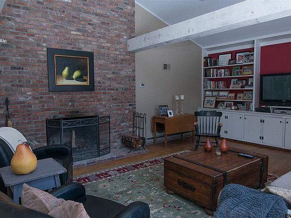 2nd image of 19 Wildwood Dr
