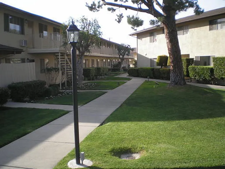 10635 Colima Rd — Photo 29