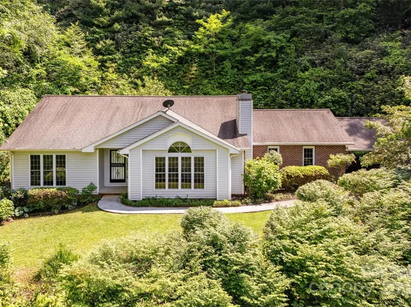 93 Wood Duck Ct, Brevard, NC 28712