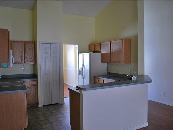 3rd image of 1302 Woods Edge Ct