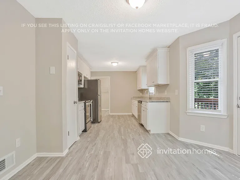 306 Lake Swan Ct — Photo 11