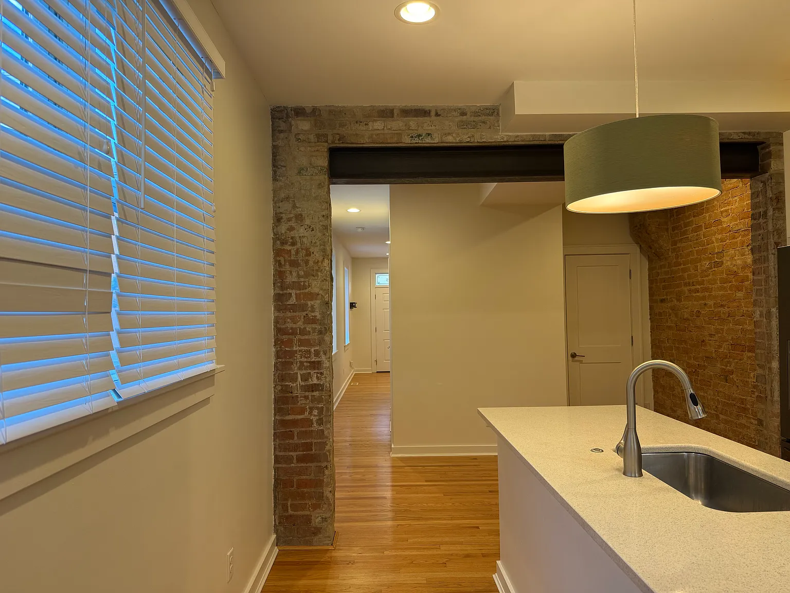 3 bed, 2.5 bath, 1646 sqft, $2,400 — Photo 4