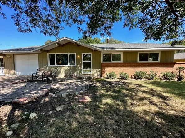 140 Greenway Rd, Arkansas City, KS 67005