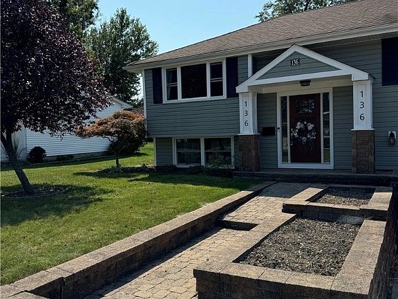3rd image of 136 Lakehurst Dr