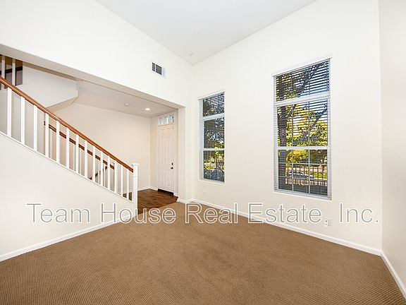 4th image of 27007 Edgewater Ln Unit 9