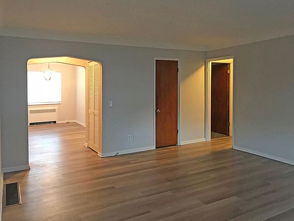 5th image of 3038 Pemberton Dr Unit 1