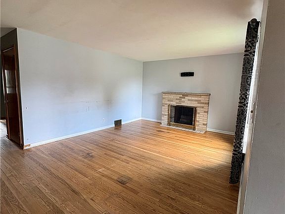 3rd image of 518 Vince Ave NW