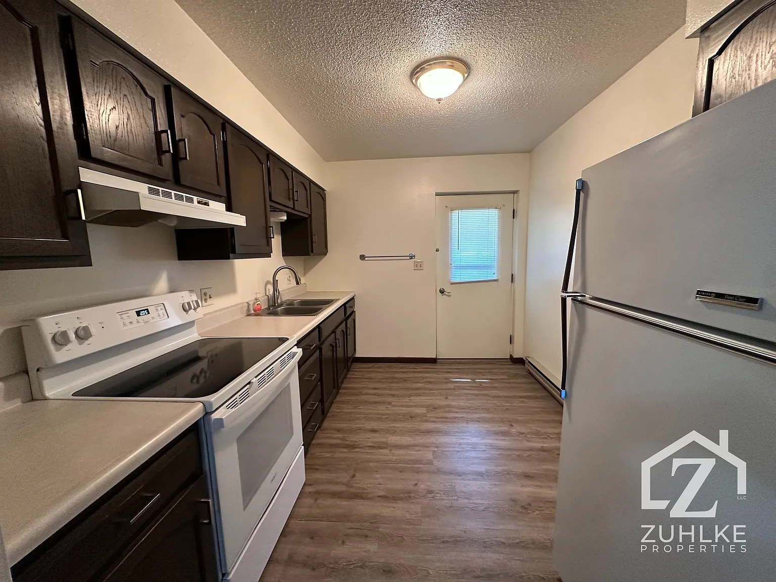 220 E Court St — Photo 1