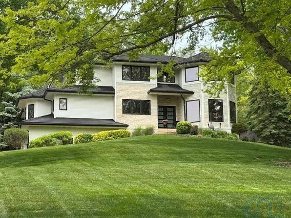 7 N Hidden Acres Dr, Sioux City, IA 51108