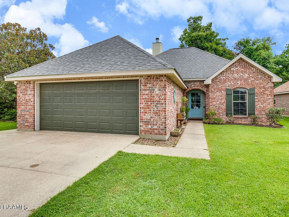 1st image of 110 Cherry Bark Ln