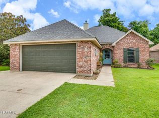 110 Cherry Bark Ln, Lafayette, LA 70508