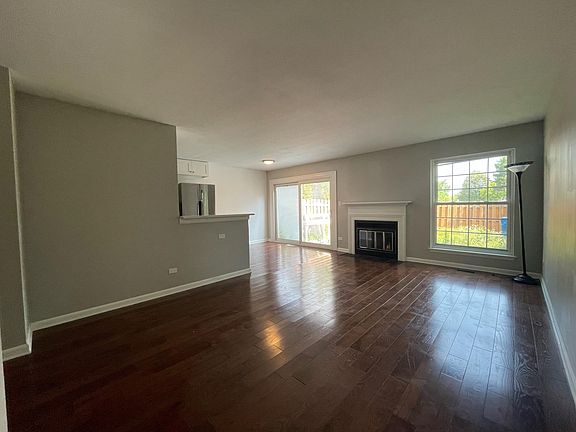 3rd image of 655 Wedgewood Dr