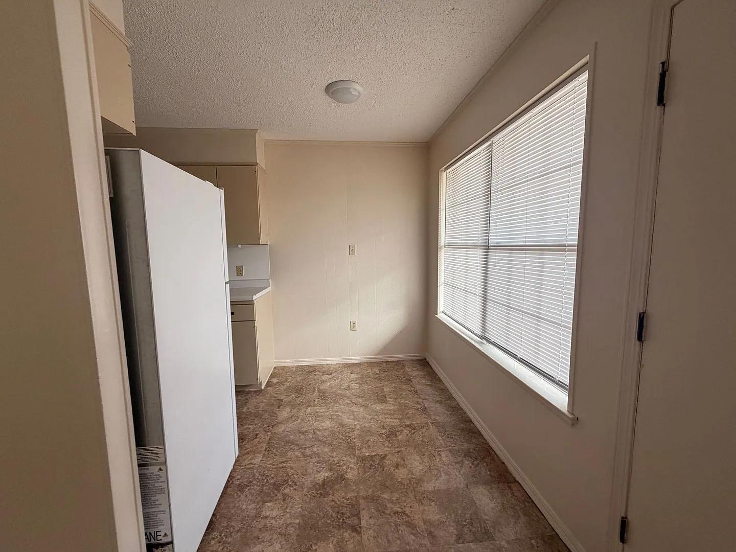 514 W K St — Photo 3