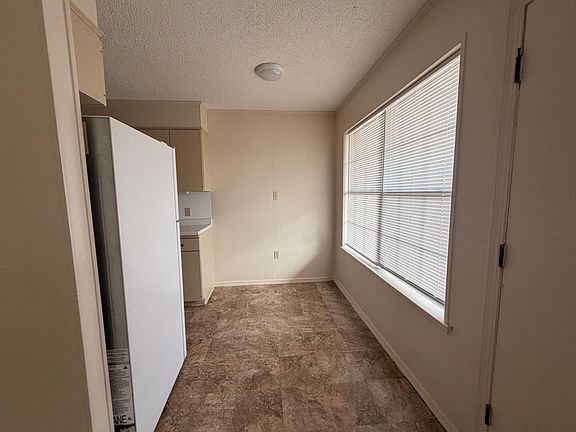 3rd image of 514 W K St APT 4