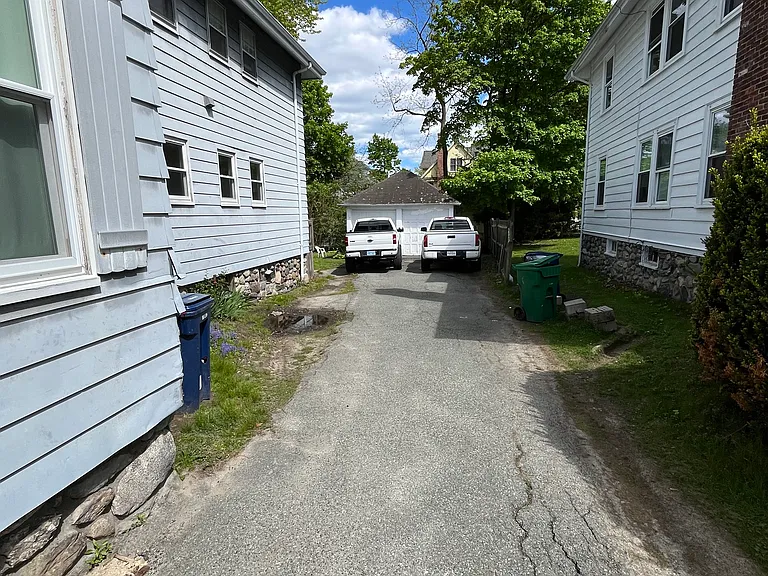 10 Hammondswood Rd — Photo 2