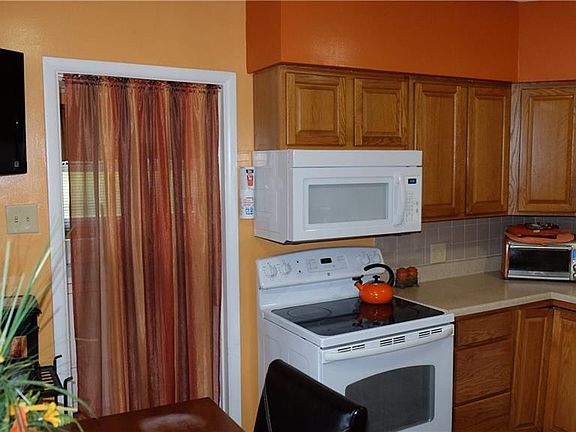 3rd image of 3888 Seiber Ave