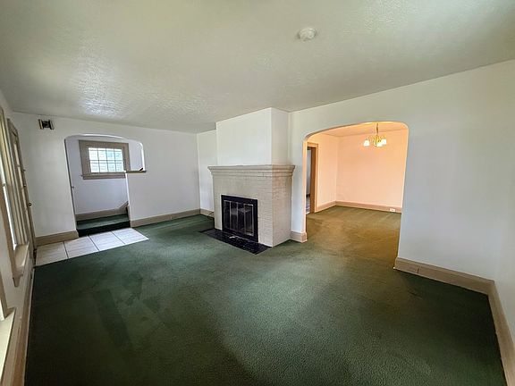 3rd image of 899 Valdes Ave
