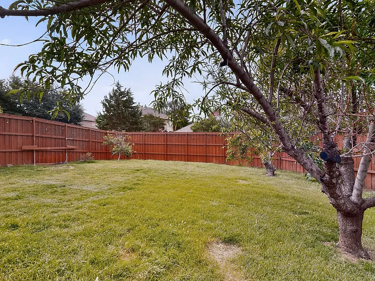 7807 Kristina Dr — Photo 27