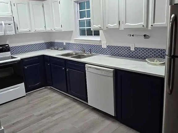 4th image of 220 Angler Ave Unit 10