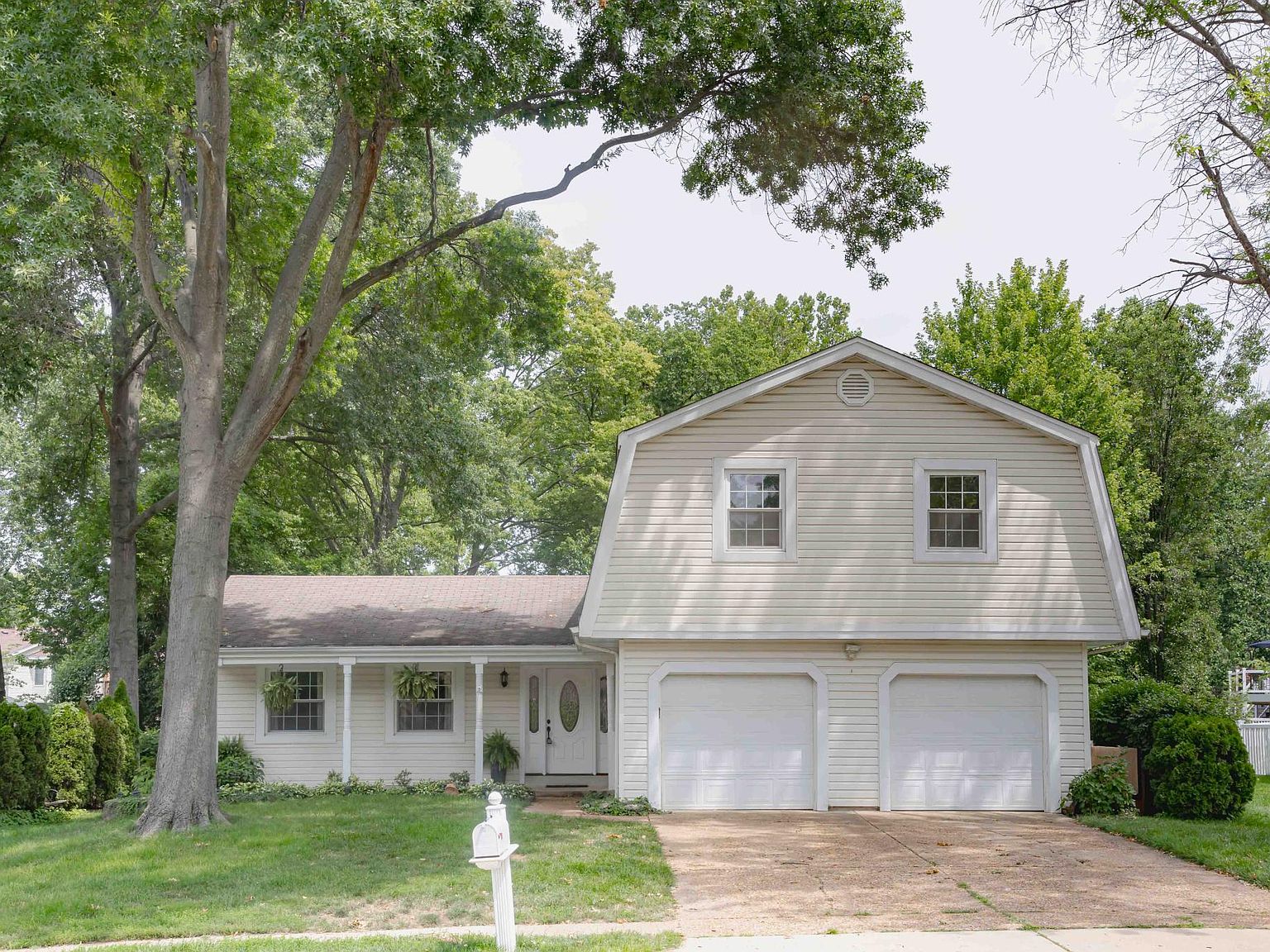 15963 Country Ridge Dr, Chesterfield, MO 63017 Zillow