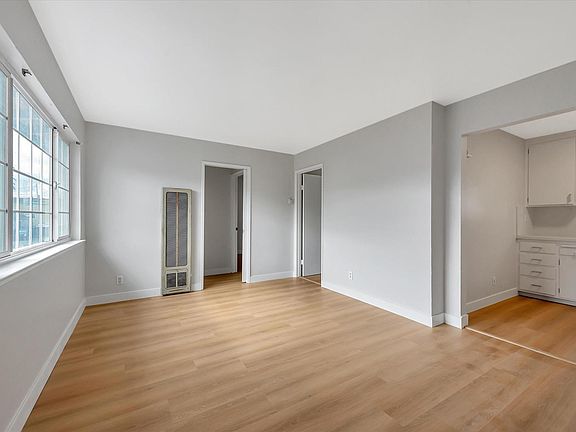3rd image of 137 Lincoln Ave