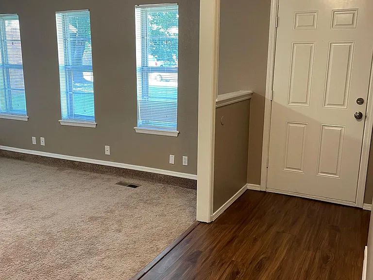 2109 Oakvista Cir — Photo 8