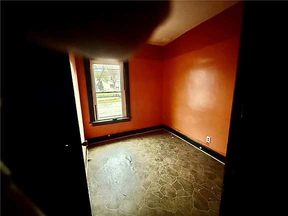 5th image of 449 7th St