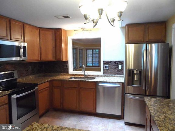 5th image of 2962 Hickory Valley Dr