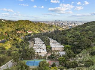 6752 Hillpark Dr APT 202, Los Angeles, CA