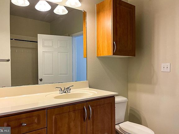 5th image of 12945 Centre Park Cir APT 102