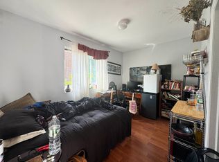 20-62 26th St #1R, Astoria, NY 11105