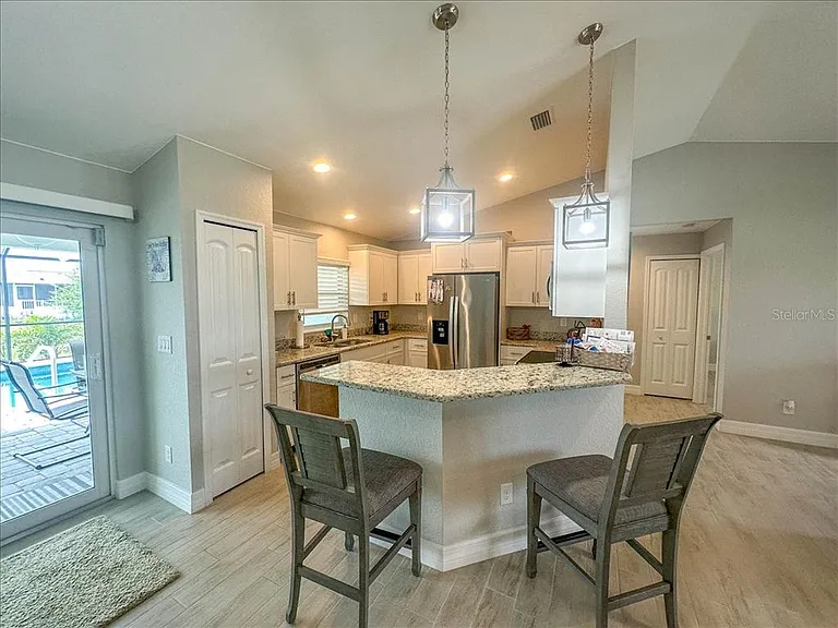 11707 Willmington Blvd — Photo 12