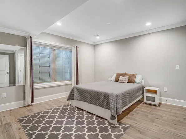 1712 Linwood Pl, McLean, VA 22101
