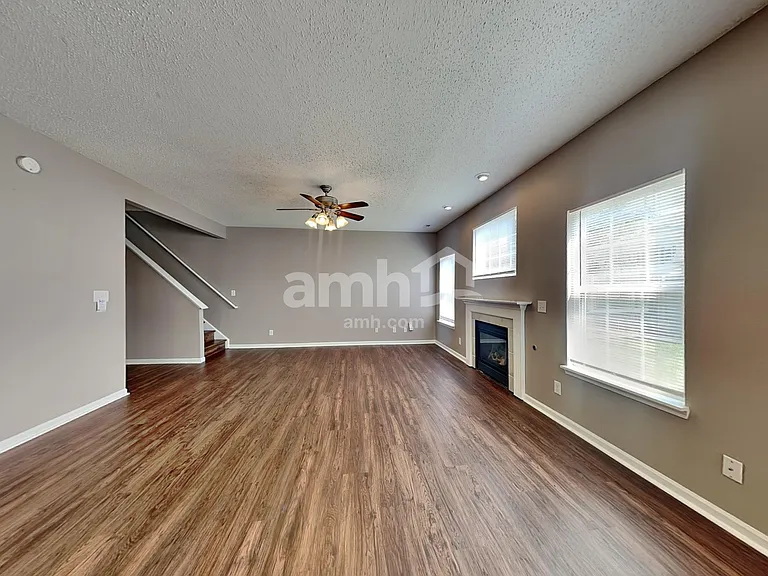 1355 Round Lake Rd — Photo 6