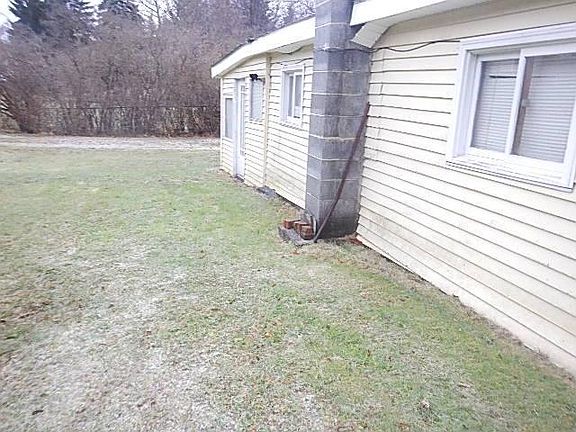 5th image of 650 Donnelly Ave
