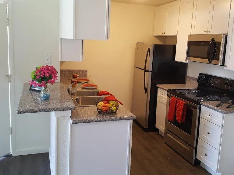 Pinewood Place — Photo 10