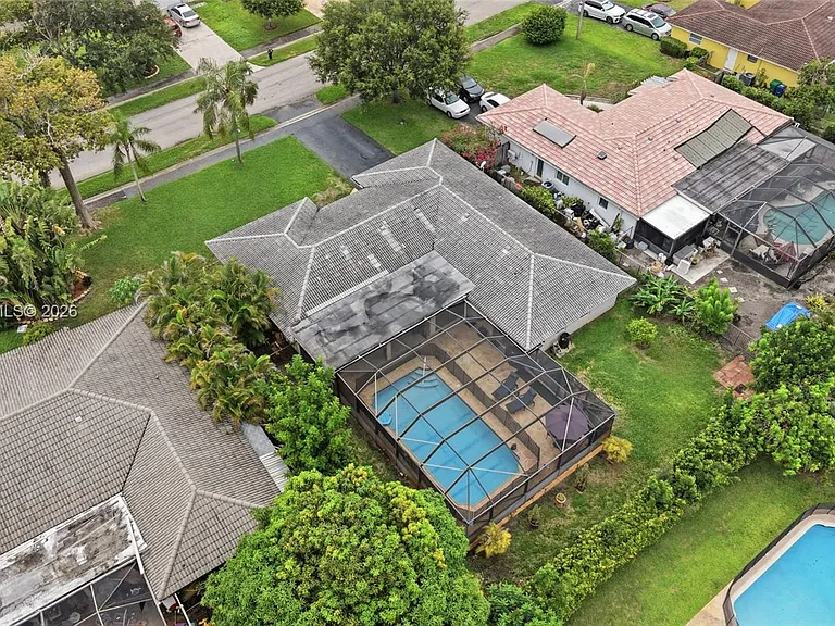 821 Ramblewood Dr — Photo 47