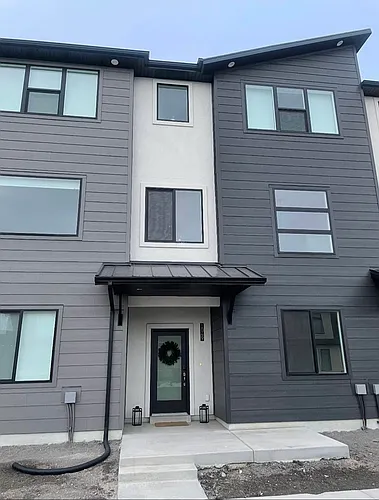 1049 W 550 S Photo 1