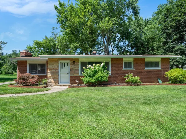 60610 Marjorie Ann St, South Lyon, MI 48178
