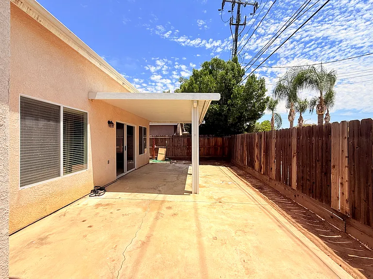 1786 Gibson Ave — Photo 29