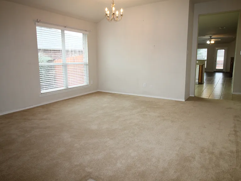 4188 Cherry Ridge Dr — Photo 10
