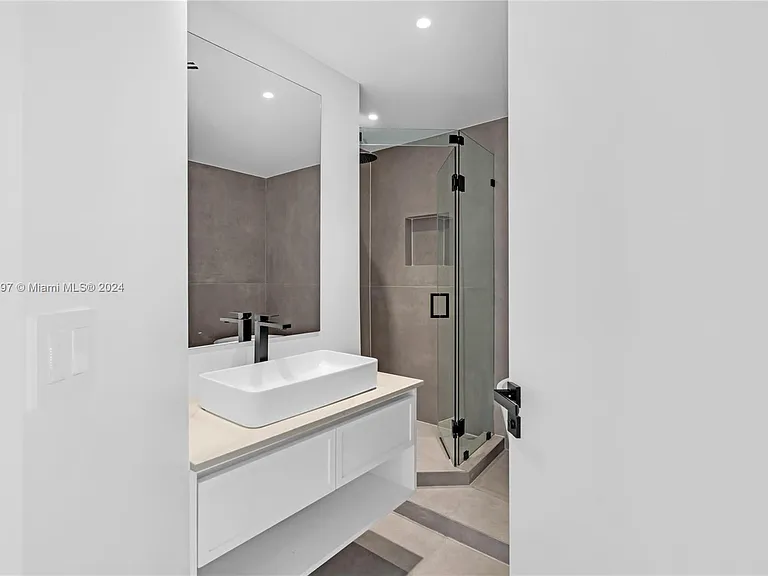 1111 SW 1st Ave #2619 — Photo 8