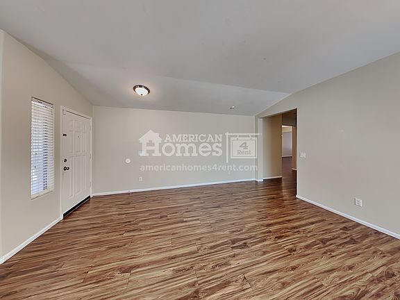 5th image of 10427 W Southgate Ave