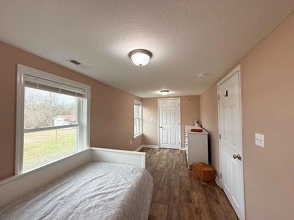 4th image of 164 Patton Ln