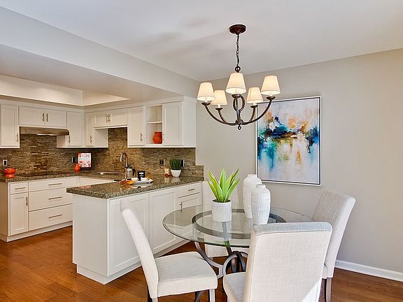 5th image of 120 Carlton Ave Unit 36