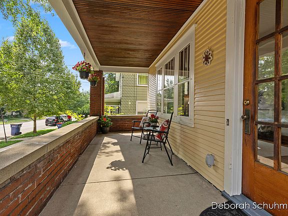 4th image of 253 Diamond Ave SE