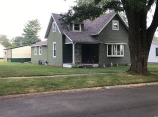 705 N Riverside Dr, Winamac, IN 46996